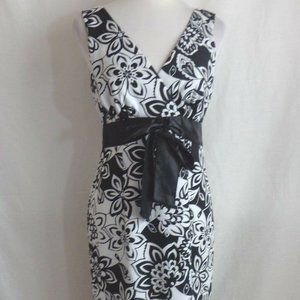 CONNECTED SZ 8 BLACK & WHITE FLORAL SLEEVELESS DRE